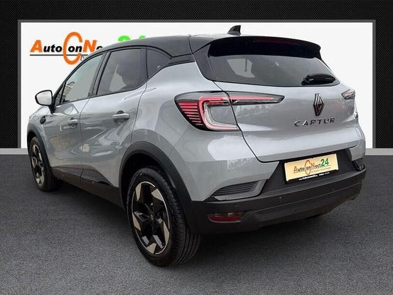 Gebraucht Renault Captur Techno 158 PS (116 kW) 2024 Grau / dach schwarz SUV