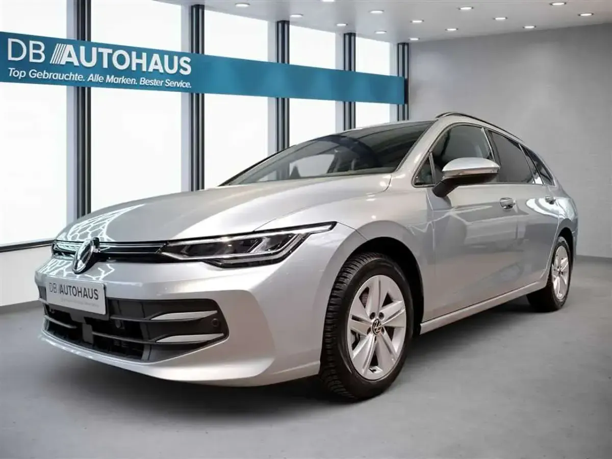 Gebraucht VW Golf VIII Life 150 PS (110 kW) 2025 Kombi
