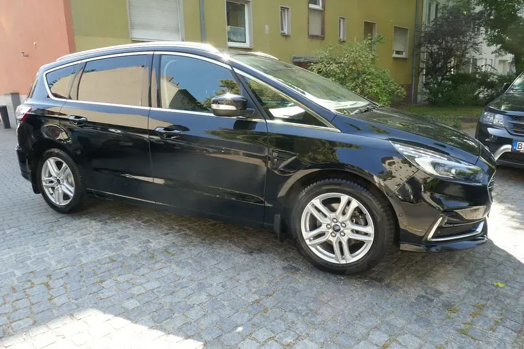 Gebraucht Ford S-MAX Titanium 190 PS (139 kW) 2020 Schwarz Van / Kleinbus
