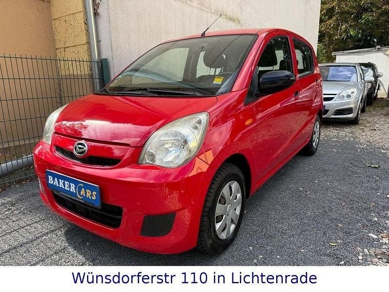 Gebraucht Daihatsu Cuore Plus 58 PS (42 kW) 2010 Rot Kleinwagen