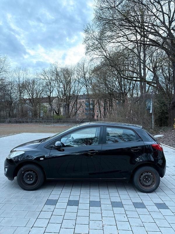 Gebraucht Mazda 2 Edition 86 PS (63 kW) 2011 Schwarz Kleinwagen