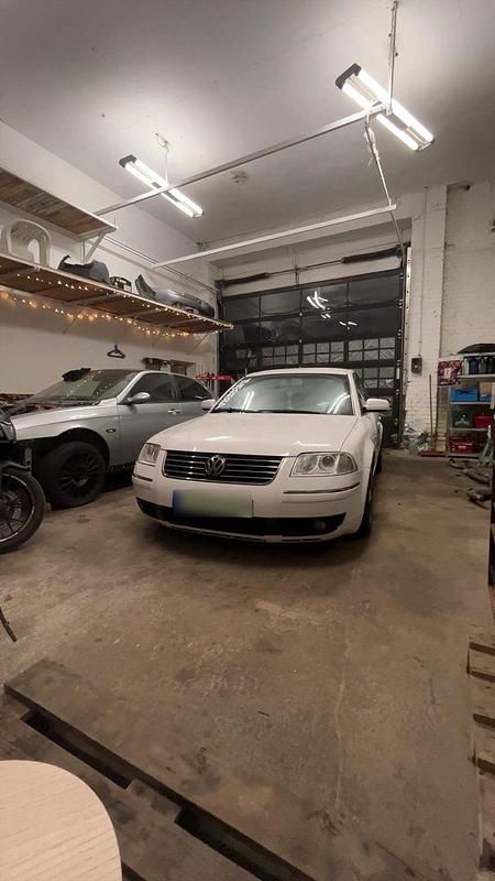 Gebraucht VW Passat 131 PS (96 kW) 2002 Weiß Limousine