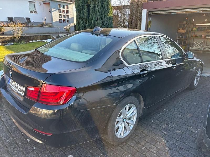 Schwarz Gebraucht 2010 BMW 520 Limousine | 14.500 € (Fairer Preis) - Bild 1/4