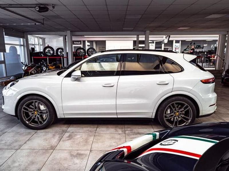 Gebraucht Porsche Cayenne Turbo 549 PS (403 kW) 2017 Weiß SUV
