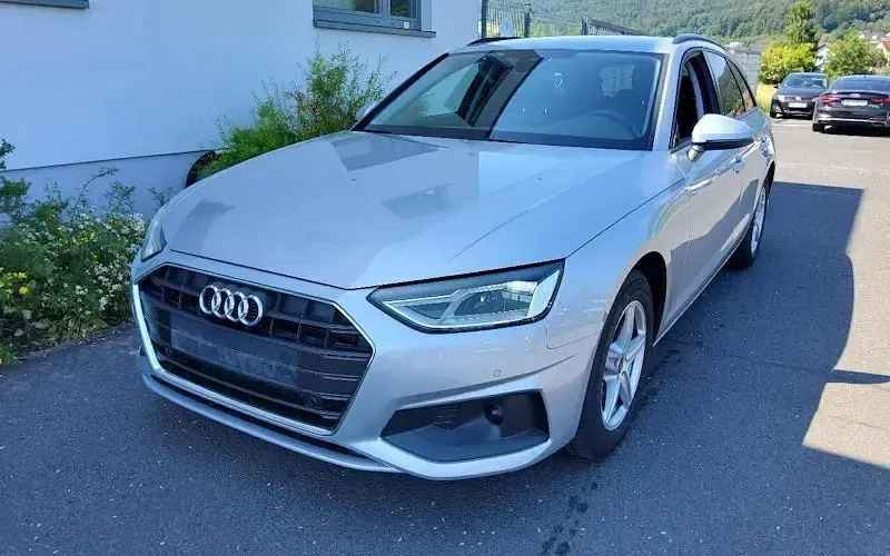 Gebraucht Audi A4 163 PS (119 kW) 2024 Silber Kombi