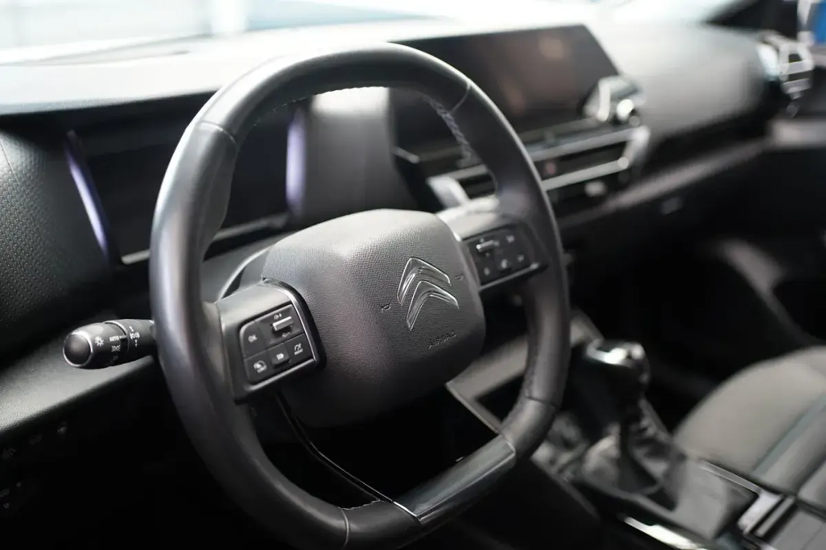 Gebraucht Citroën C4 PureTech 131 PS (96 kW) 2021 Weiß Limousine
