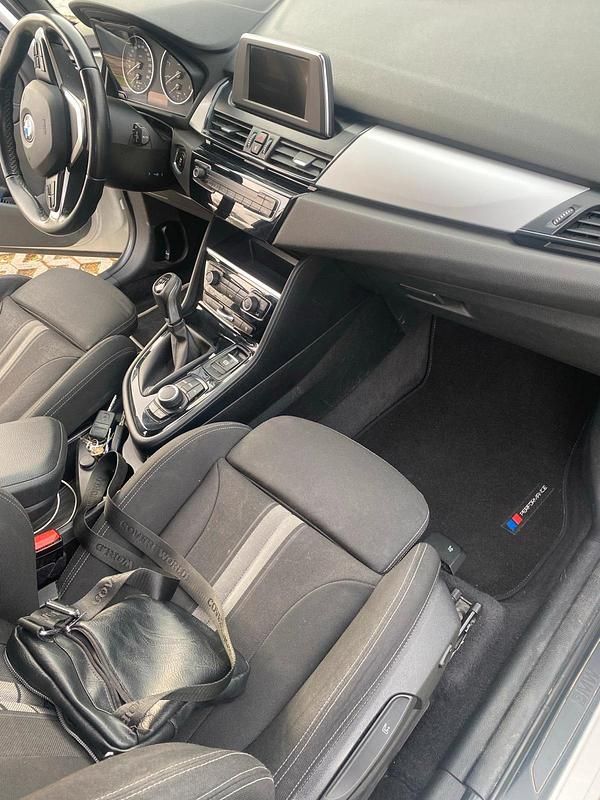 Gebraucht BMW 218 Active Tourer 150 PS (110 kW) 2016 Weiß Van / Kleinbus