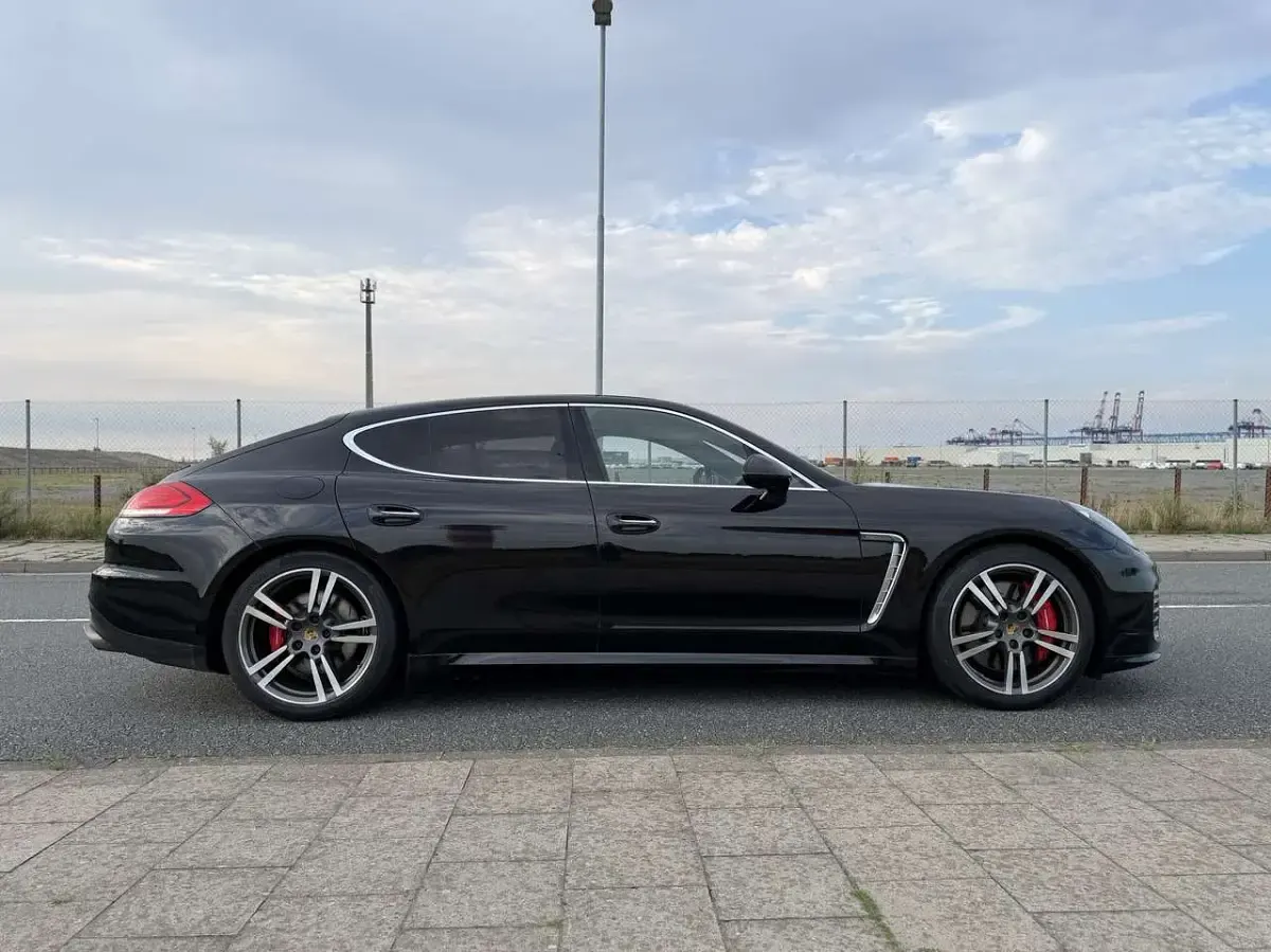 Gebraucht Porsche Panamera Turbo Executive Executive 519 PS (381 kW) 2013 Schwarz Kleinwagen