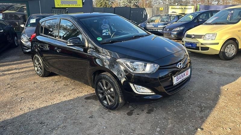 Schwarz Gebraucht 2014 Hyundai i20 GO! Kleinwagen | 4.990 € (Guter Preis) - Bild 1/4