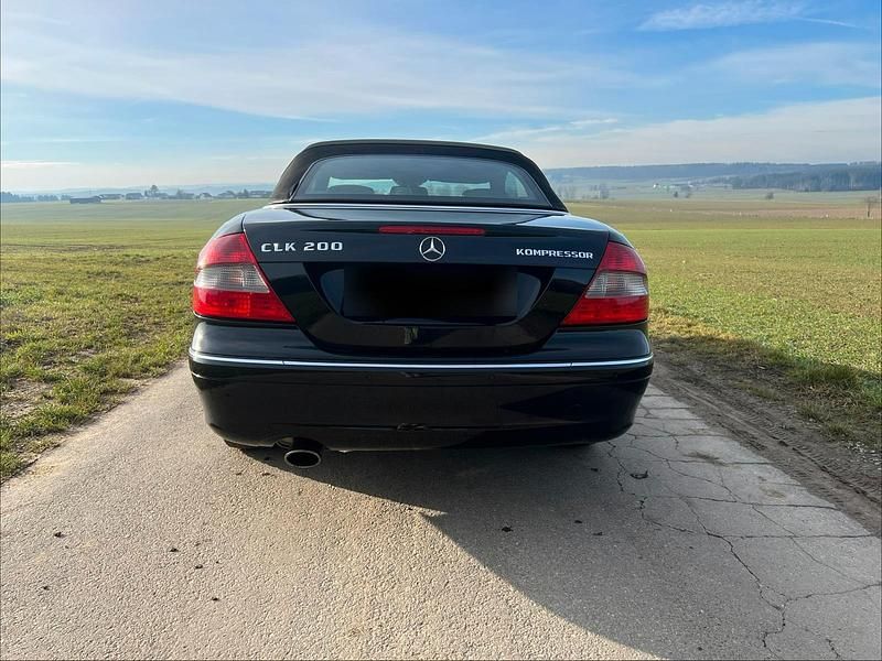 Second-hand Mercedes CLK200 2007 Negru Cabrio