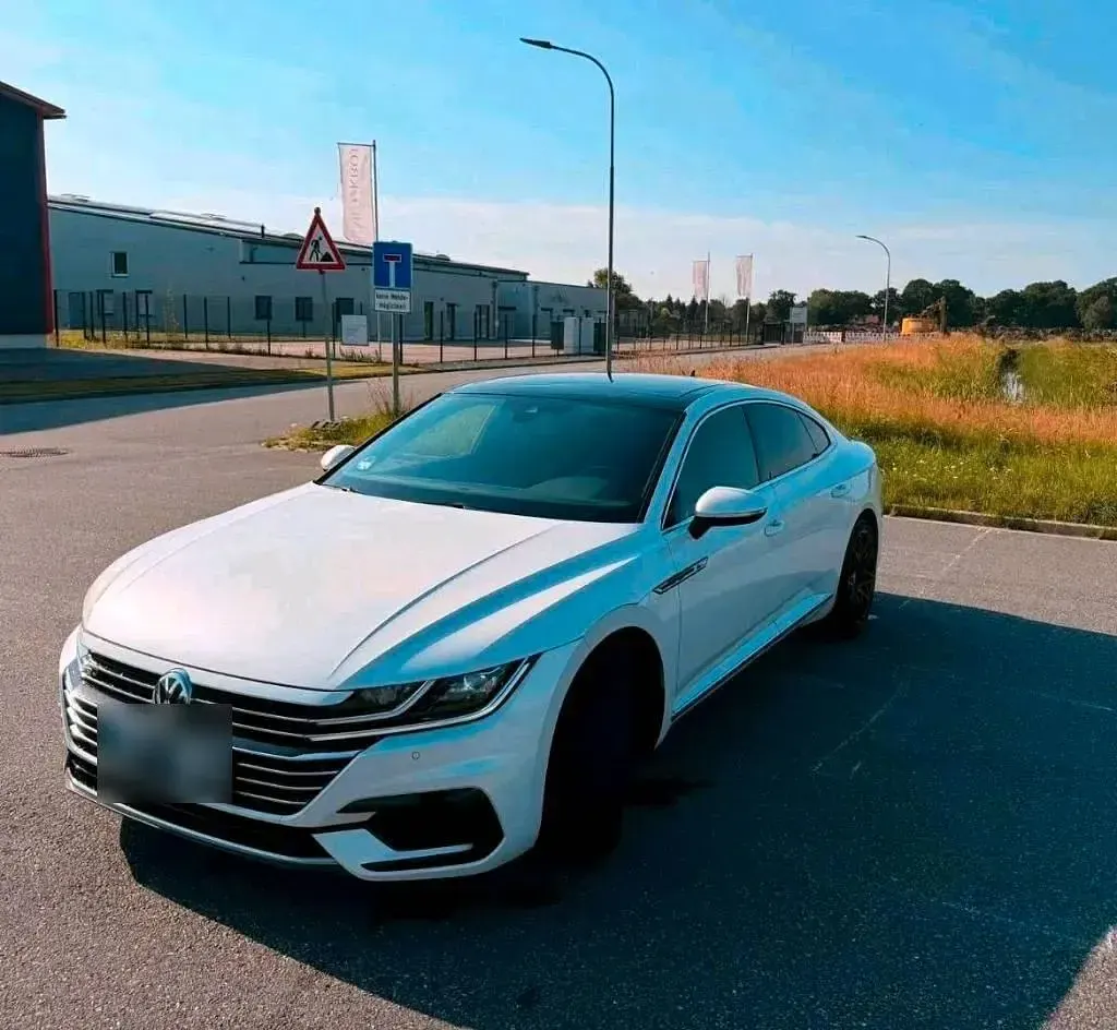 Gebraucht VW Arteon R-line 190 PS (139 kW) 2018 Weiß Kleinwagen