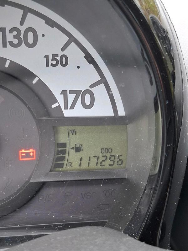 Gebraucht Toyota Aygo Edition 68 PS (50 kW) 2011 Schwarz Kleinwagen