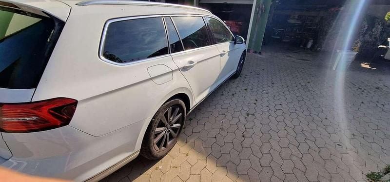 Gebraucht VW Passat Comfortline 220 PS (161 kW) 2018 Kombi