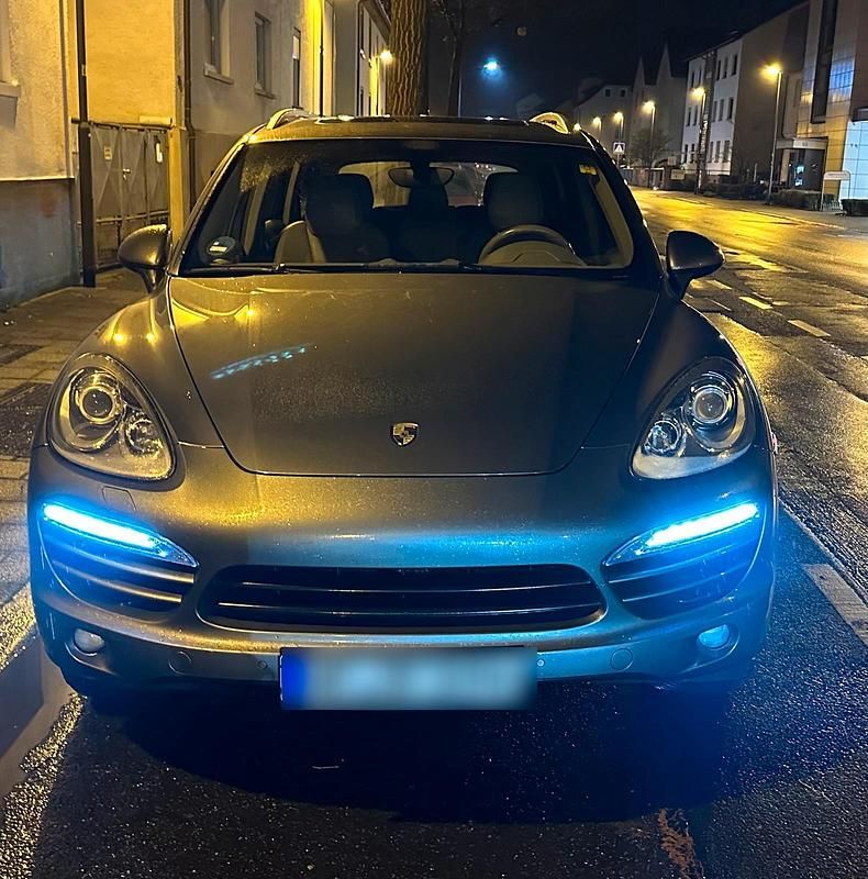 Grau Gebraucht 2011 Porsche Cayenne SUV | 18.000 € (Guter Preis) - Bild 1/4