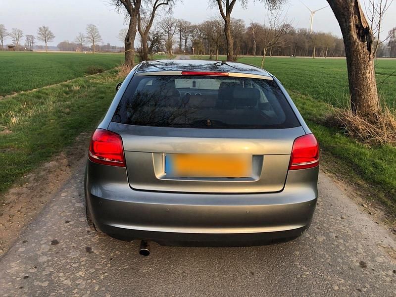 Gebraucht Audi A3 Attraction 102 PS (75 kW) 2009 Silber Kleinwagen