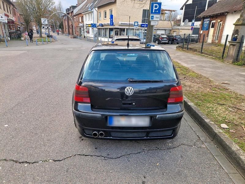 Gebraucht VW Golf IV 116 PS (85 kW) 2000 Schwarz Kleinwagen