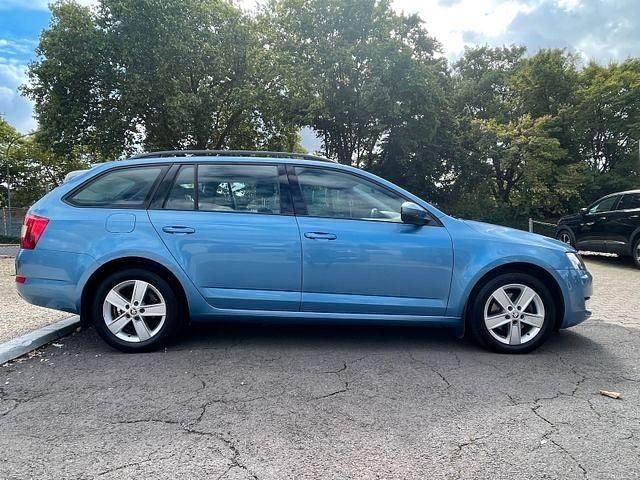 Gebraucht Skoda Octavia Ambition 150 PS (110 kW) 2016 Blau Kombi