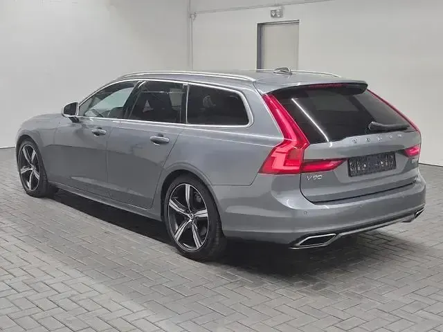 Gebraucht Volvo V90 R-Design 235 PS (172 kW) 2019 Osmiumgraumet. Kombi