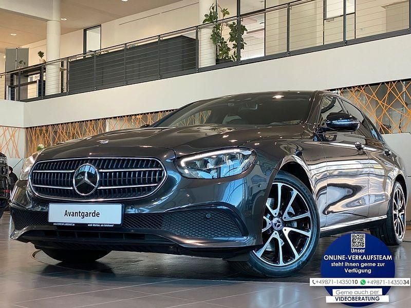 Graphitgrau metallic Gebraucht 2021 Mercedes E220 Avantgarde Limousine | 37.480 € (Fairer Preis) - Bild 1/3