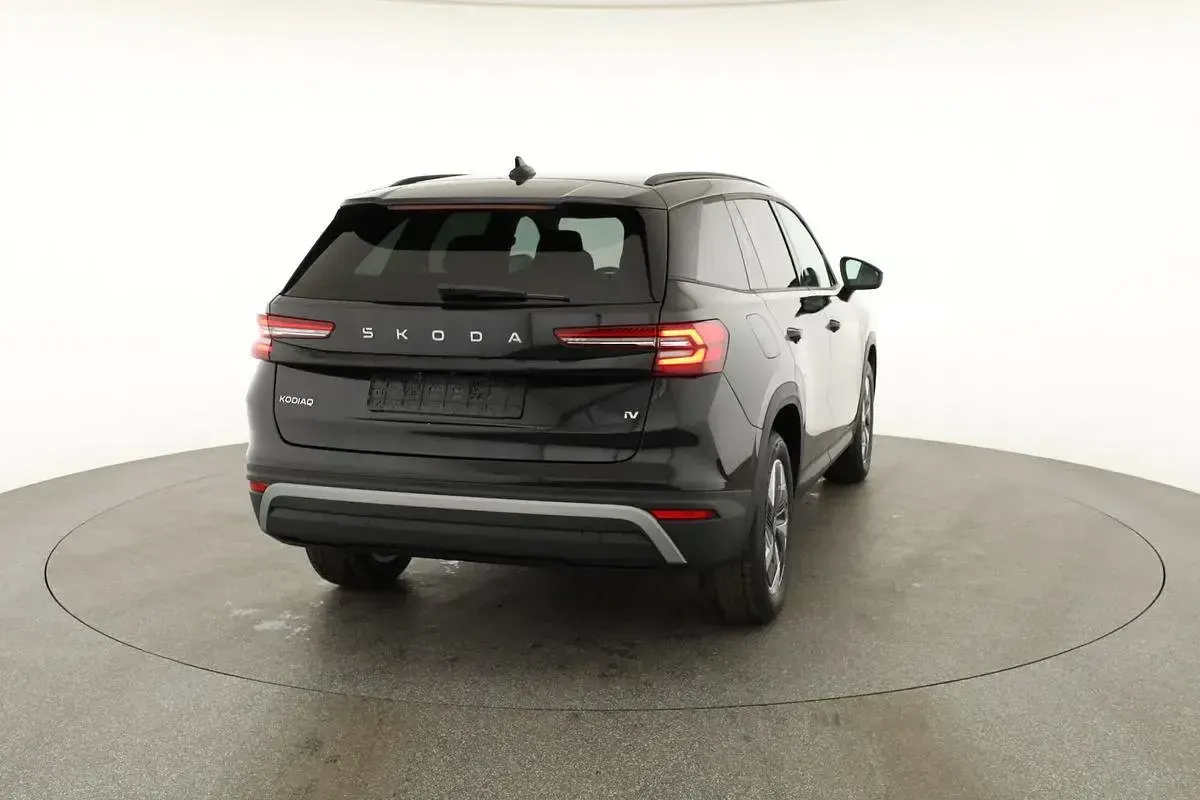 Neu Skoda Kodiaq Selection 204 PS (150 kW) 2026 Black magic perleffekt SUV