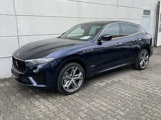 Gebraucht Maserati Levante 430 PS (316 kW) 2020 Dunkelblau metallic SUV