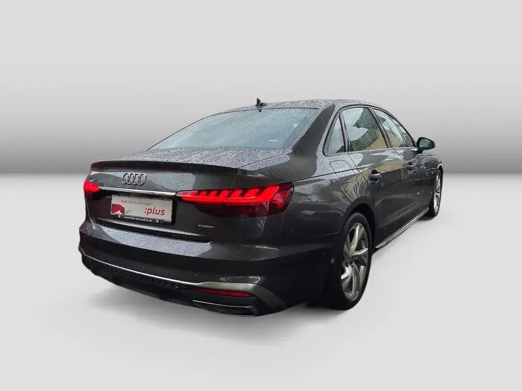 Używany Audi A4 S-Line 286 KM (210 kW) 2022 Szary Sedan/Limuzyna