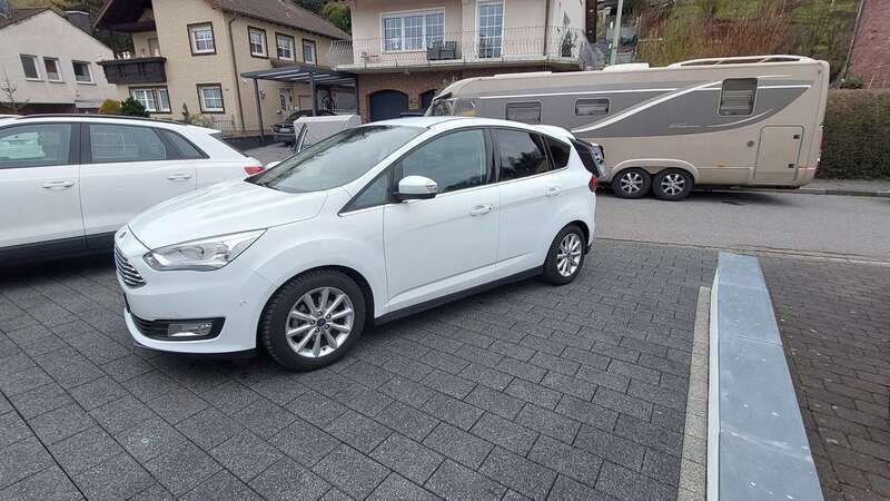 Weiß Gebraucht 2018 Ford C-MAX Titanium Van / Kleinbus | 13.900 € (Fairer Preis) - Bild 1/4