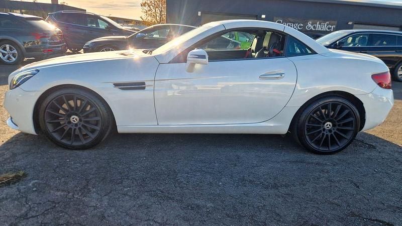 Gebraucht Mercedes SLC300 245 PS (180 kW) 2018 Diamantweiss designo Cabrio