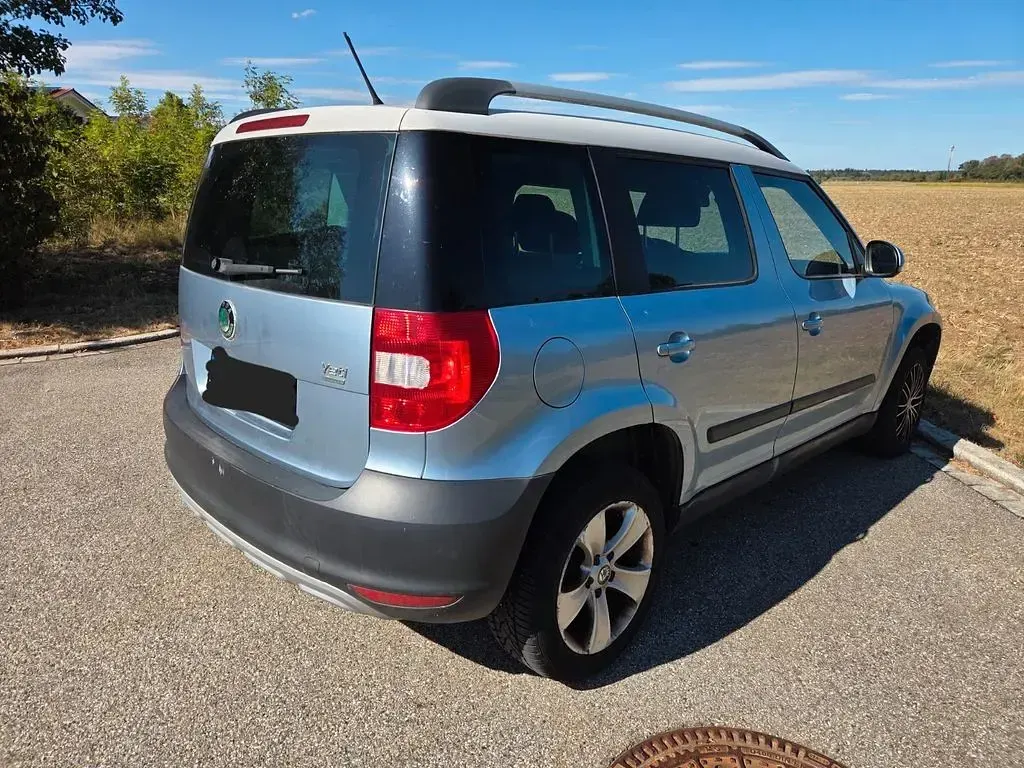 Gebraucht Skoda Yeti GreenLine 105 PS (77 kW) 2013 Blau SUV