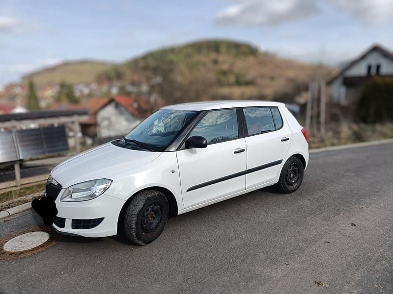 Gebraucht Skoda Fabia 86 PS (63 kW) 2012 Weiß Limousine