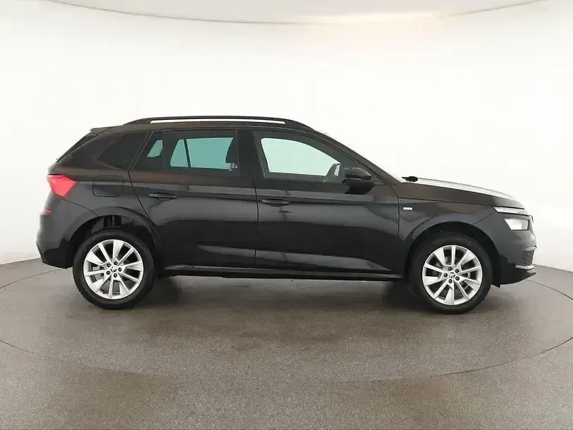 Gebraucht Skoda Kamiq Tour 110 PS (80 kW) 2023 Blackmagic perleffekt SUV