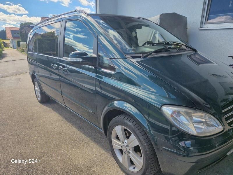 Grün Gebraucht 2004 Mercedes Viano Van / Kleinbus | 6.333 € (Guter Preis) - Bild 1/4