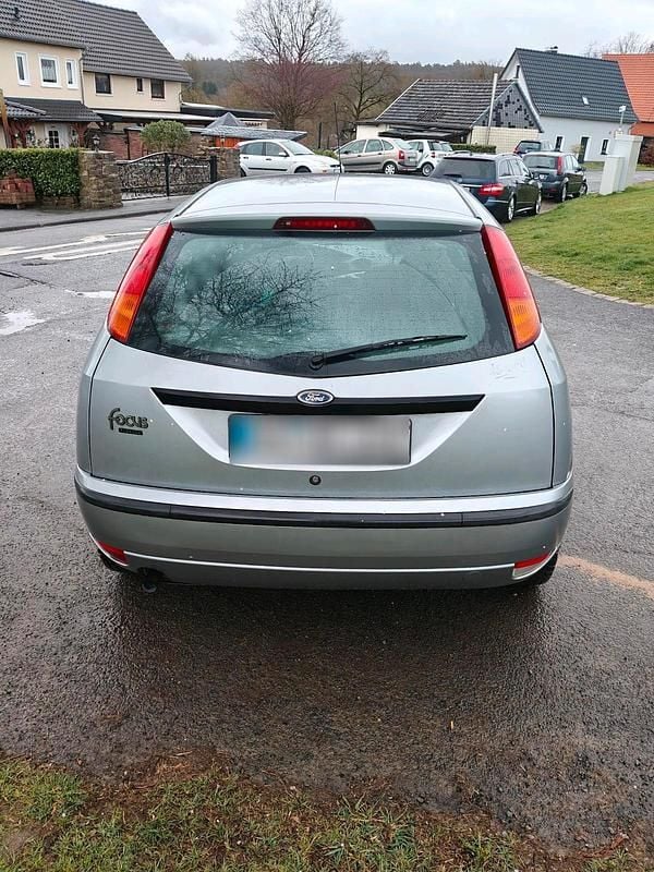 Gebraucht Ford Focus 75 PS (55 kW) 2003 Grau Kleinwagen