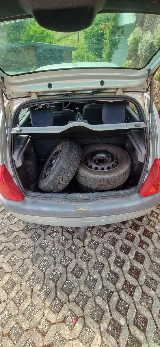 Gebraucht Renault Clio 75 PS (55 kW) 2001 Silber Limousine