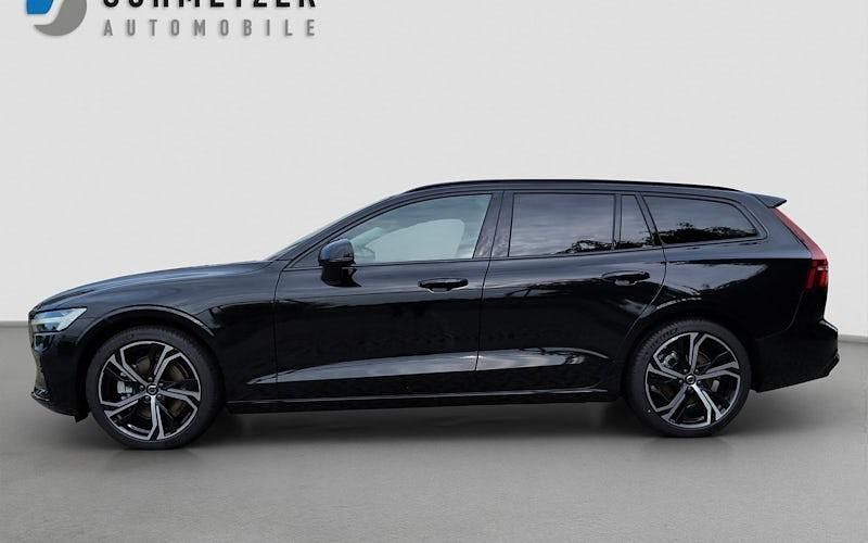 Neu Volvo V60 Plus 197 PS (144 kW) 2025 Schwarz Kombi