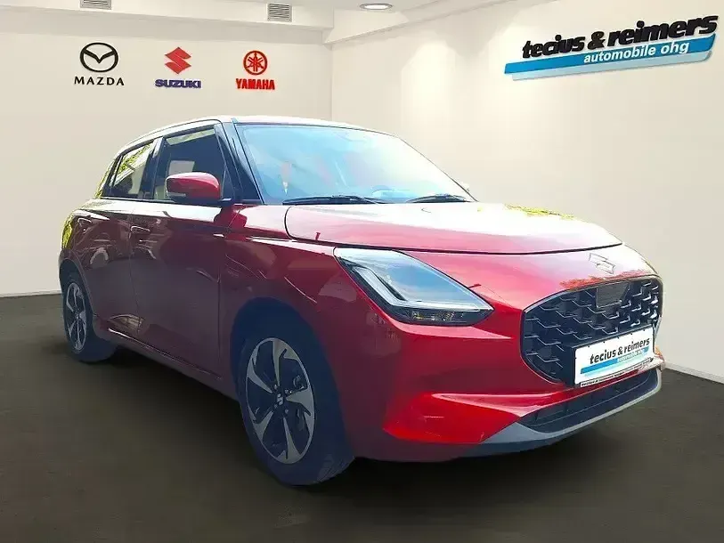 Neu Suzuki Swift Comfort+ 83 PS (61 kW) 2026 Burning red pearl metallic Kleinwagen