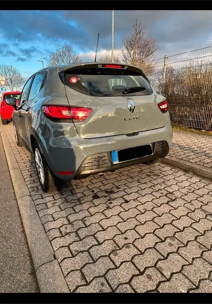 Gebraucht Renault Clio IV 75 PS (55 kW) 2019 Grau Limousine