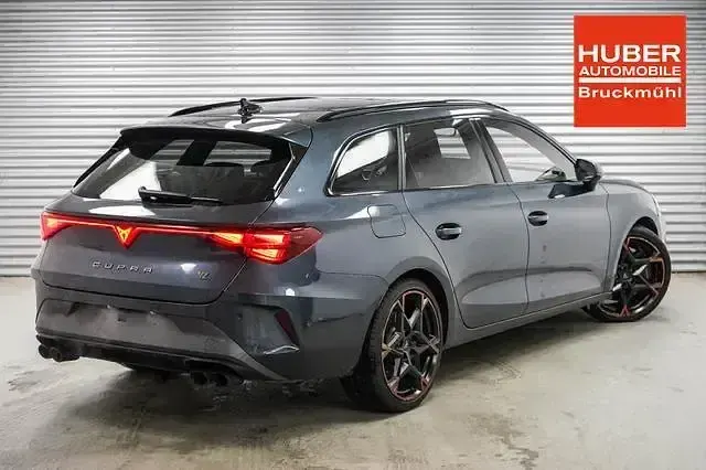 Gebraucht Cupra Leon VZ 333 PS (244 kW) 2025 Magnetic grau metallic (s7) Kombi