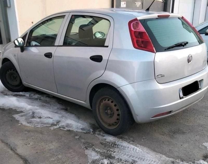 Silber Gebraucht 2011 Fiat Grande Punto Kleinwagen | 1.800 € (Guter Preis) - Bild 1/3