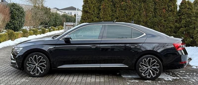 Gebraucht Skoda Superb LAURIN & KLEMENT 200 PS (147 kW) 2021 Schwarz Limousine