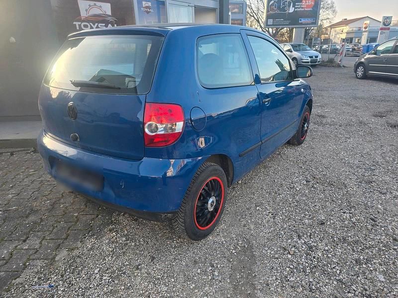 Gebraucht VW Fox 55 PS (40 kW) 2005 Blau Kleinwagen