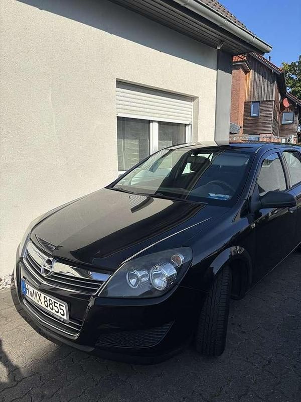 Schwarz Gebraucht 2009 Opel Astra Edition Kombi | 2.500 € (Fairer Preis) - Bild 1/4