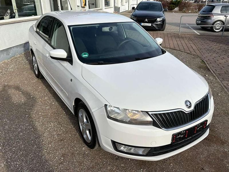 Gebraucht Skoda Rapid Active 75 PS (55 kW) 2013 Weiß Kleinwagen