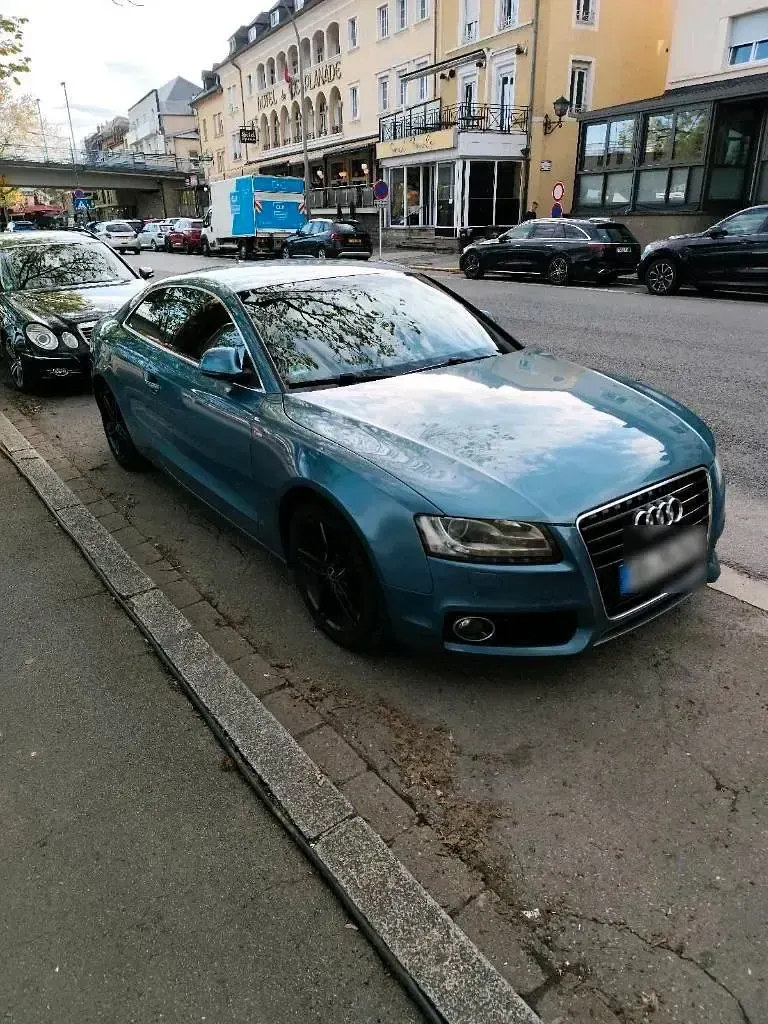 Second-hand Audi A5 S-Line 265 CP (194 kW) 2009 Albastru Coupe