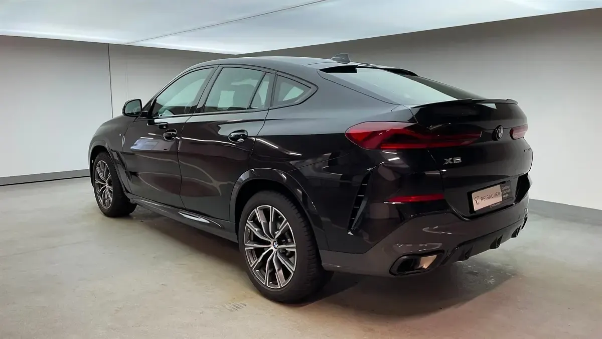Gebraucht BMW X6 Efficient Dynamics 286 PS (210 kW) 2023 Saphirschwarz metallic SUV