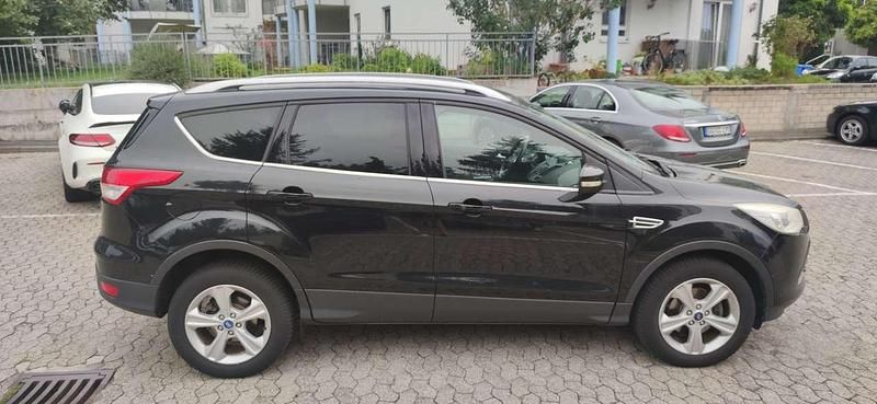 Schwarz Gebraucht 2013 Ford Kuga Trend SUV | 7.400 € (Guter Preis) - Bild 1/4