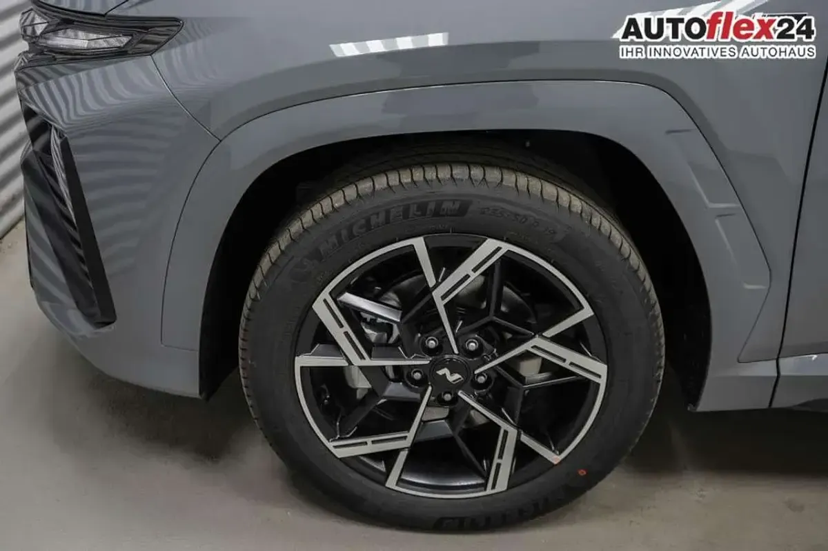 Neu Hyundai Tucson N Line 150 PS (110 kW) 2026 Shadow grey metallic () SUV