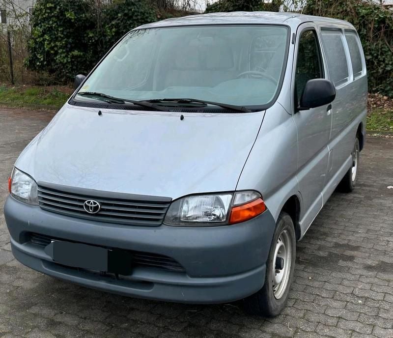 Gebraucht Toyota HiAce 88 PS (64 kW) 2005 Silber Van / Kleinbus