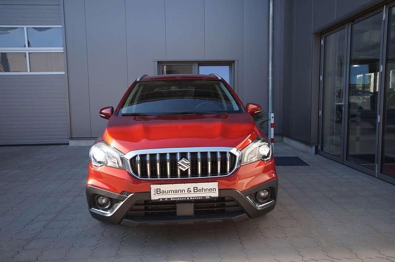 Energetic red pearl Gebraucht 2018 Suzuki SX4 S-Cross Comfort SUV | 14.770 € (Fairer Preis) - Bild 1/4