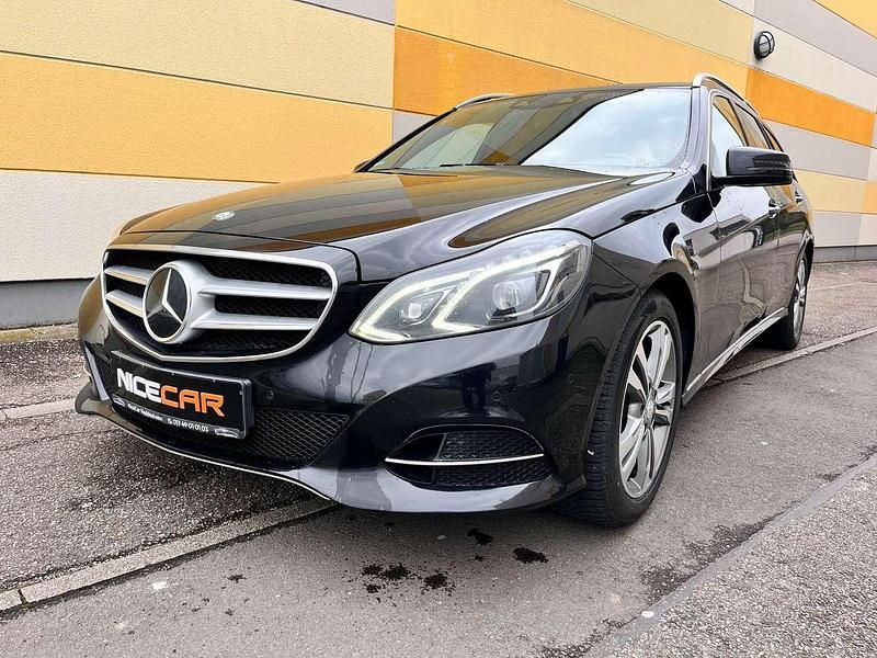 Gebraucht Mercedes E300 Avantgarde 231 PS (169 kW) 2013 Schwarz  unilack Kombi